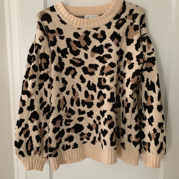 Super Soft Leopard Print Sweater - Picture 4 of 5